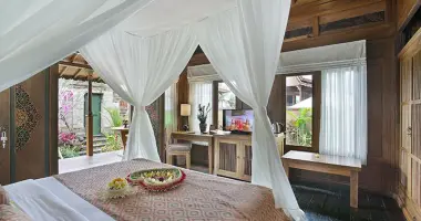 Wooden Pool Villa